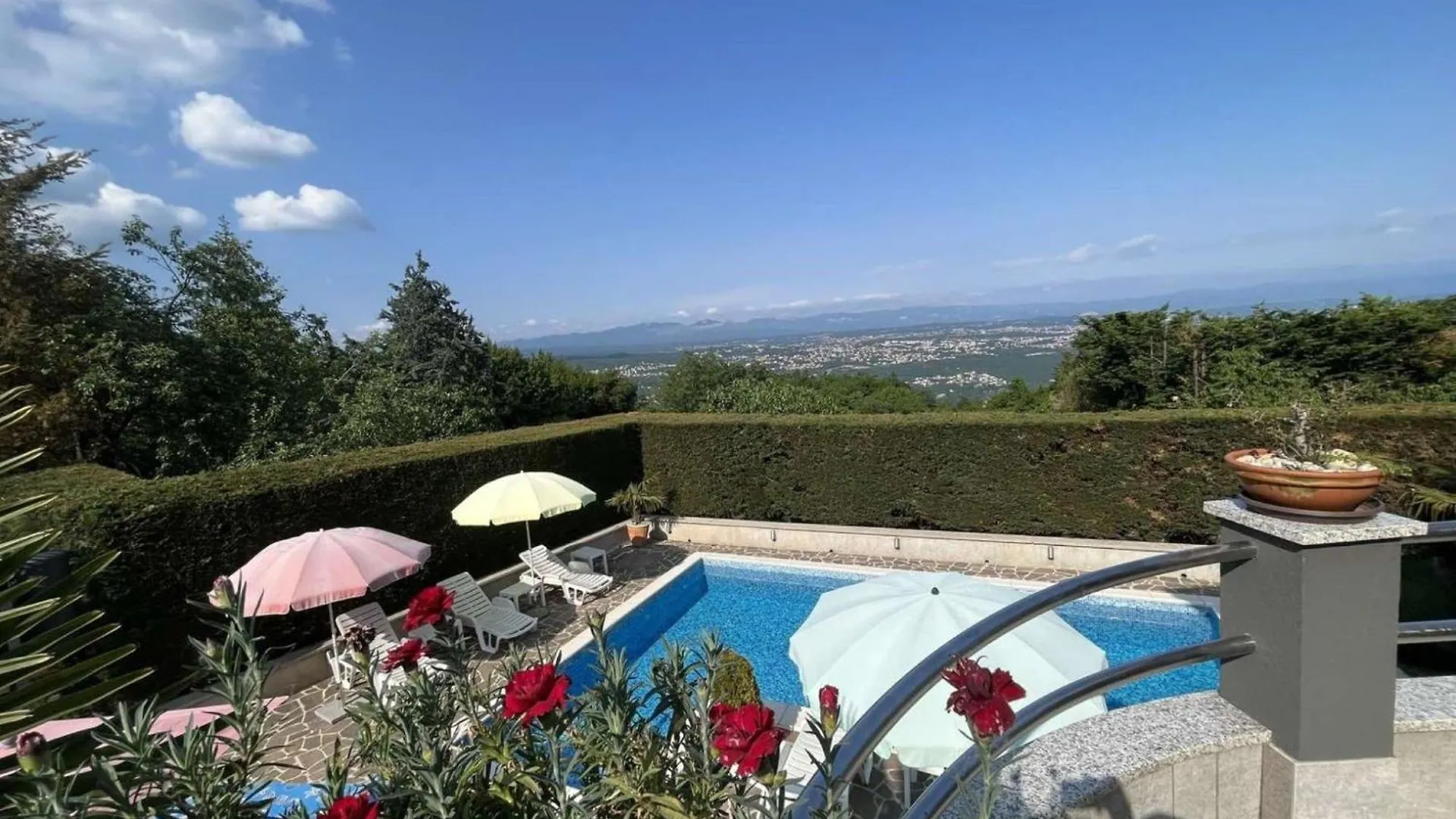 Tranquil Spacious Villa With Private Pool Matulji