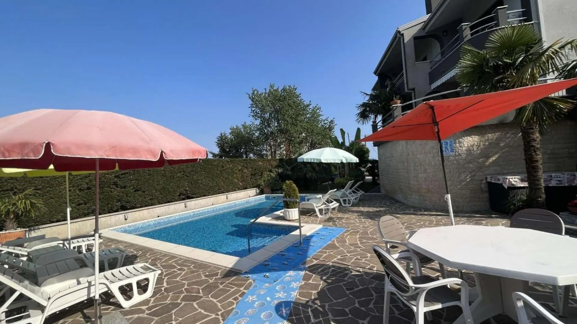 Tranquil Spacious Villa With Private Pool マトゥリ クロアチア